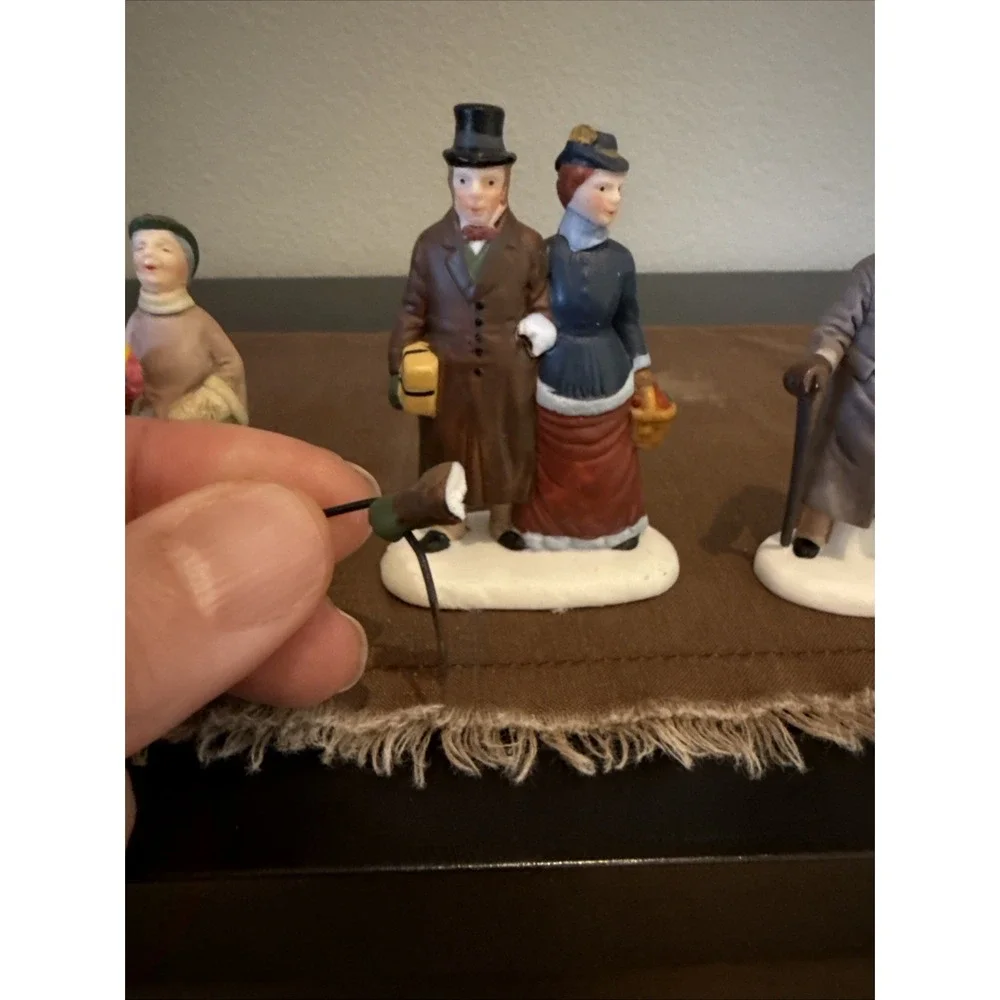 Lot Of‎ 6 Department  56 Replacement Figures (one is Flawed)